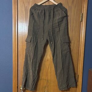 Women’s Green Cargo Pants
